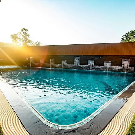 The Y Boutique Hotel Чиангмай Екстериор снимка