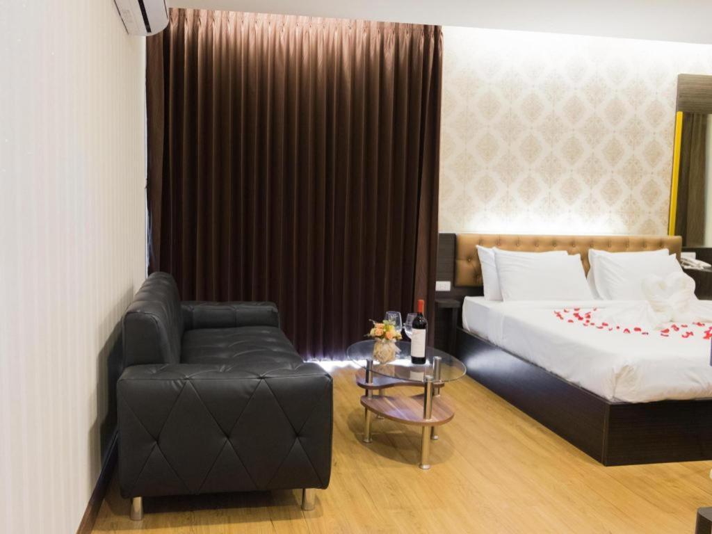 The Y Boutique Hotel Чиангмай Екстериор снимка