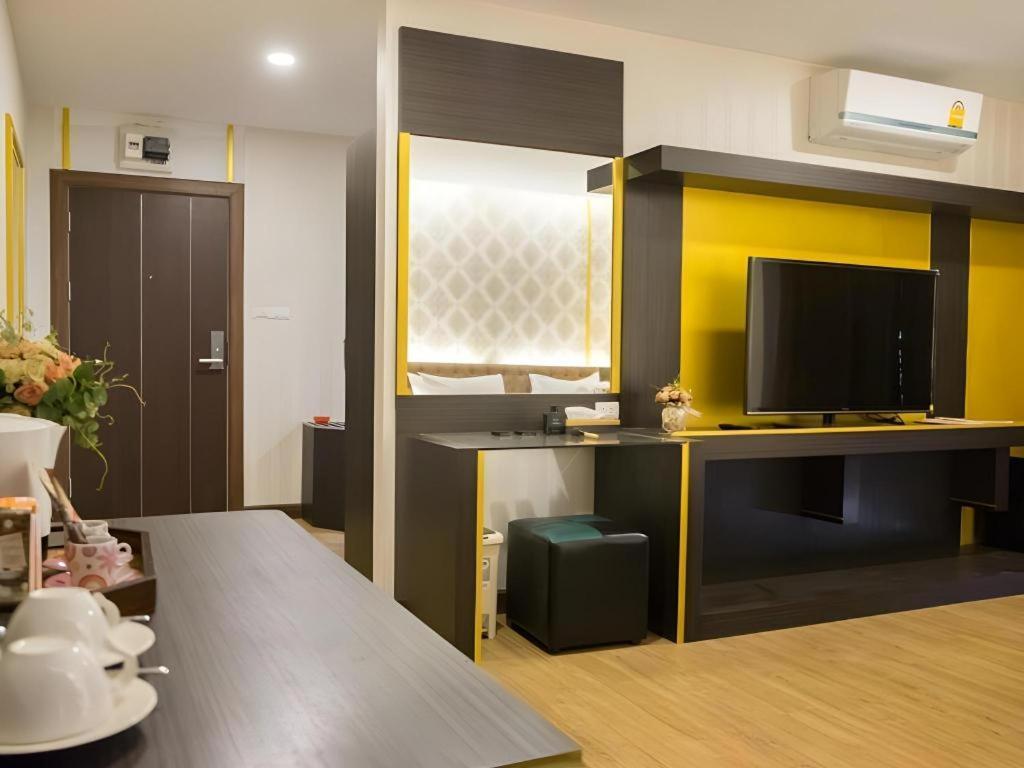 The Y Boutique Hotel Чиангмай Екстериор снимка
